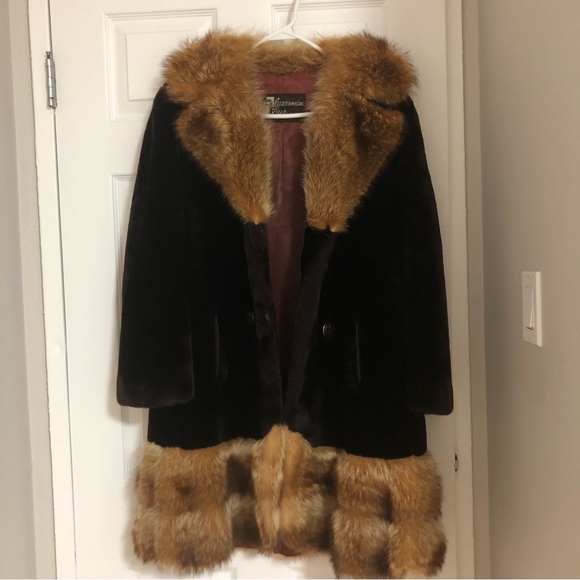 Vintage Shearling | Red Fox Fur Trim - Picture 4 of 13